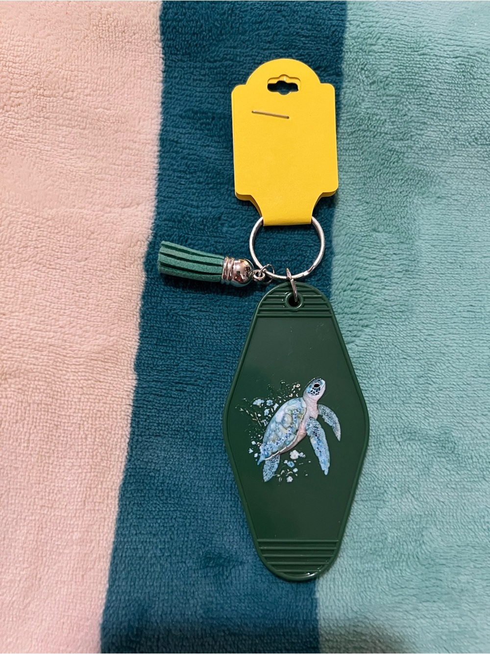 Sea Turtle Keychain 🌊 - Picture 3 of 4